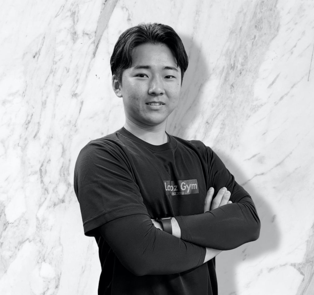 佐藤楓芽 - Field Operator (B&W)